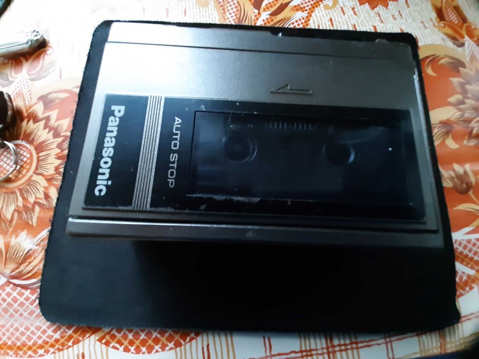 Продам раритетный японский диктофон.