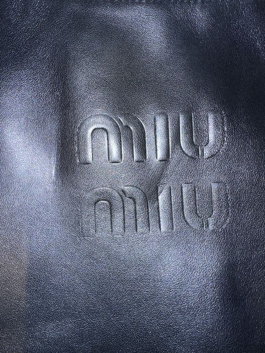 Сумка тоут Miu Miu