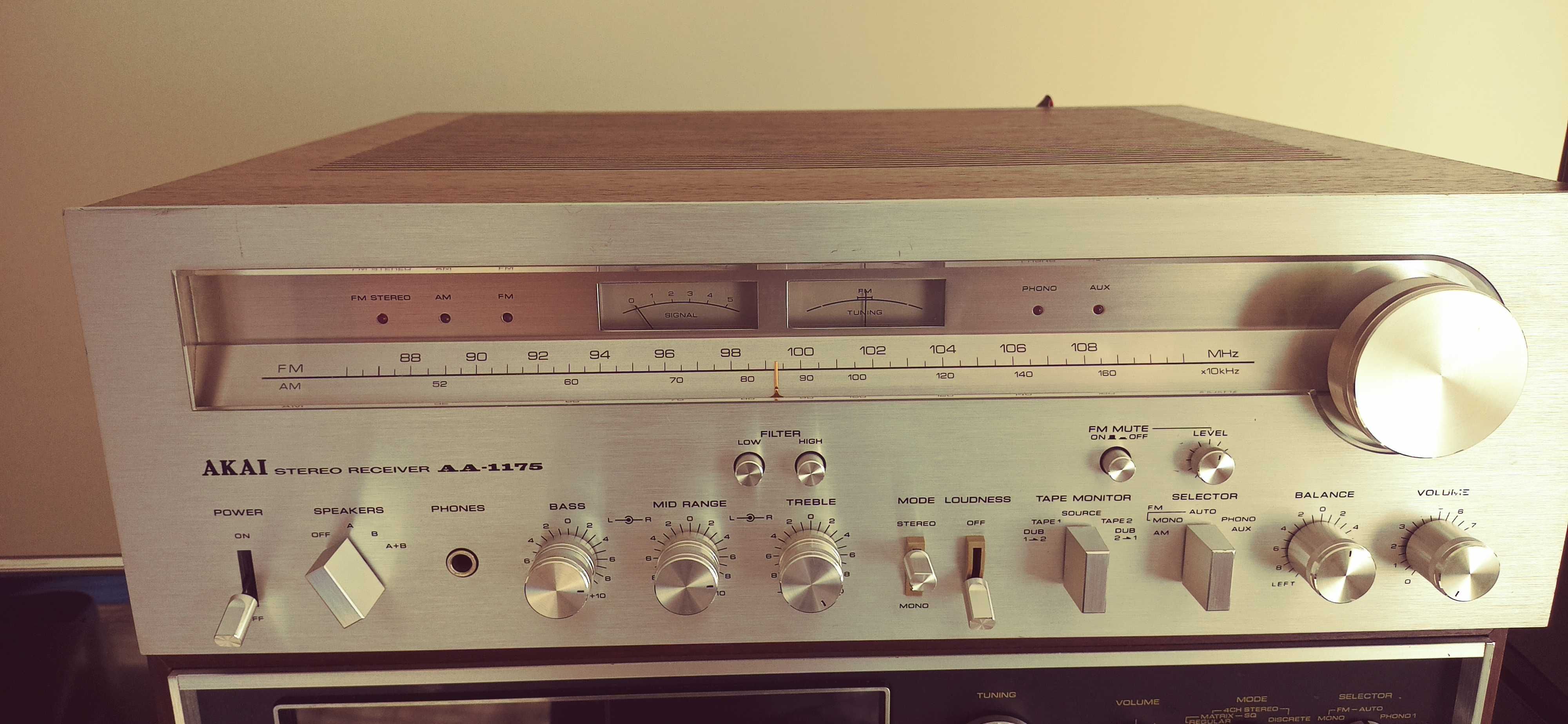 Amplituner Akai AA-1175