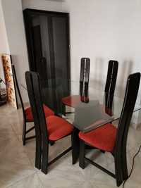 Mesa de venguê preto com tampo em vidro