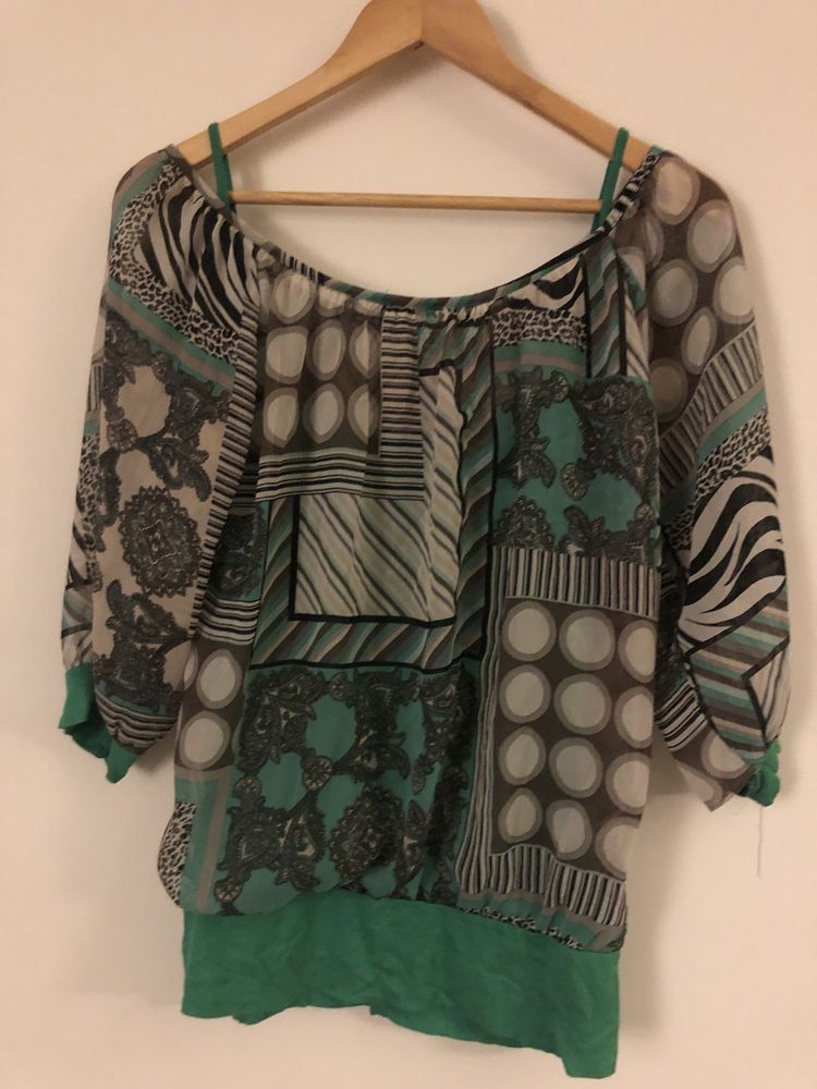 Blusa verde com top