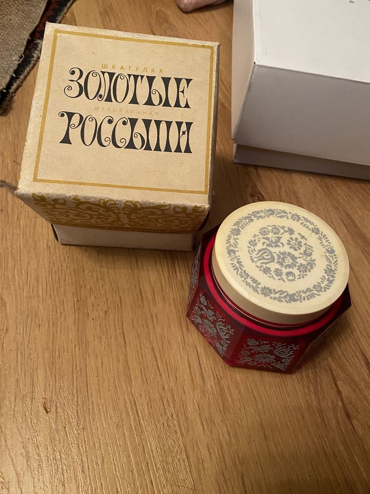 Музична скринька «Золотые Россыпи»