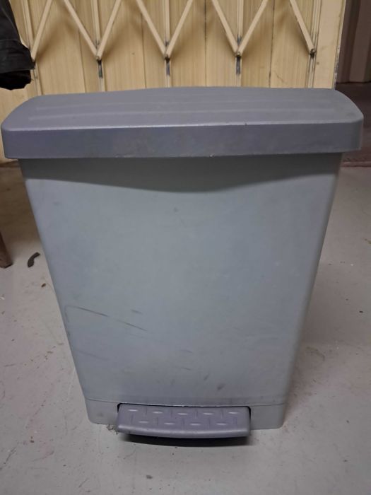 Caixote do lixo de pedal