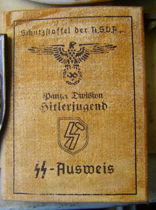 Legitymacja Oficera Waffen SS 1941r + Zardzewiała Klamra SS