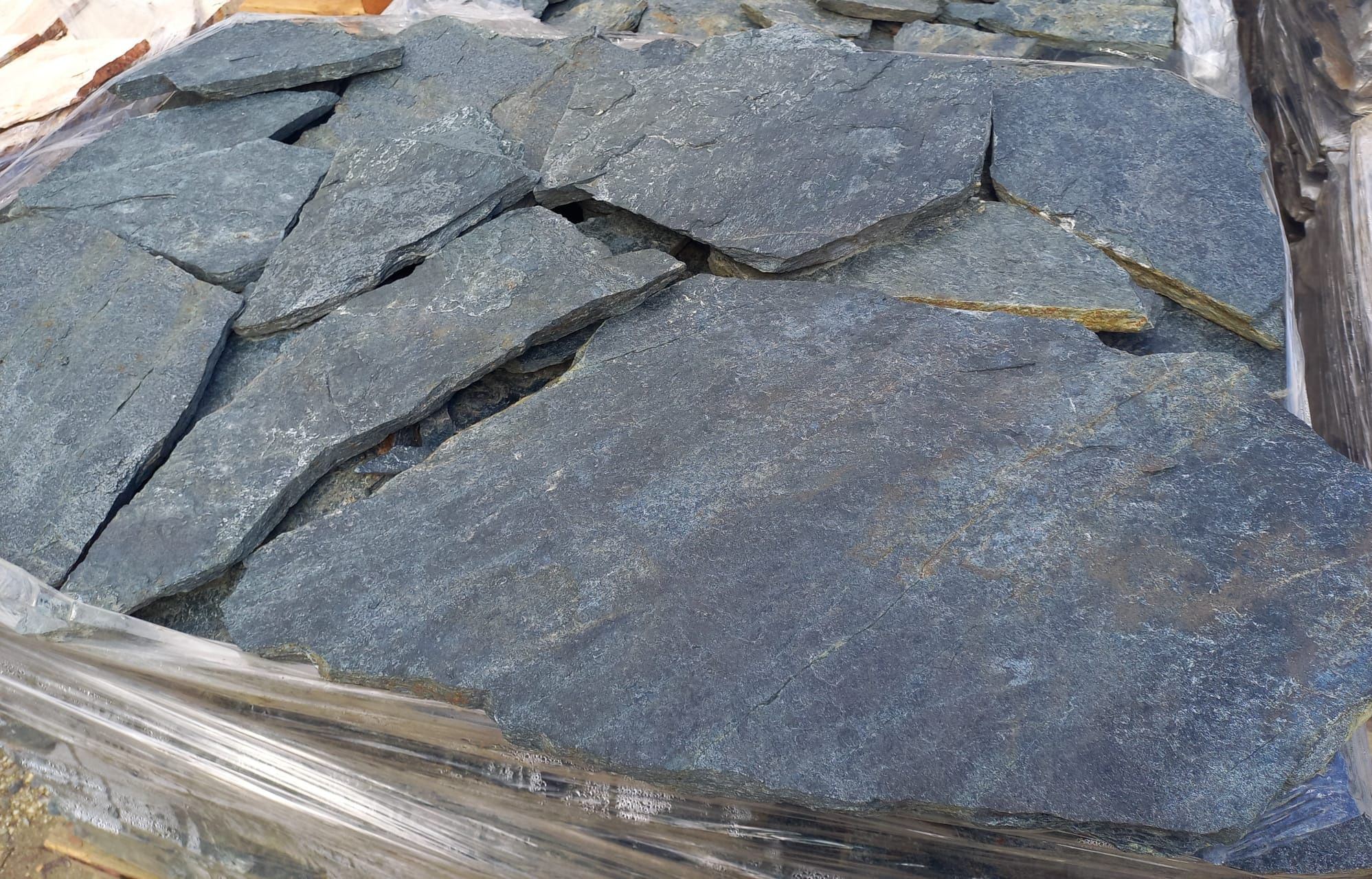 Kamień na elewację taras płaski twardy gnejs 1-3 naturalny elewacyjny