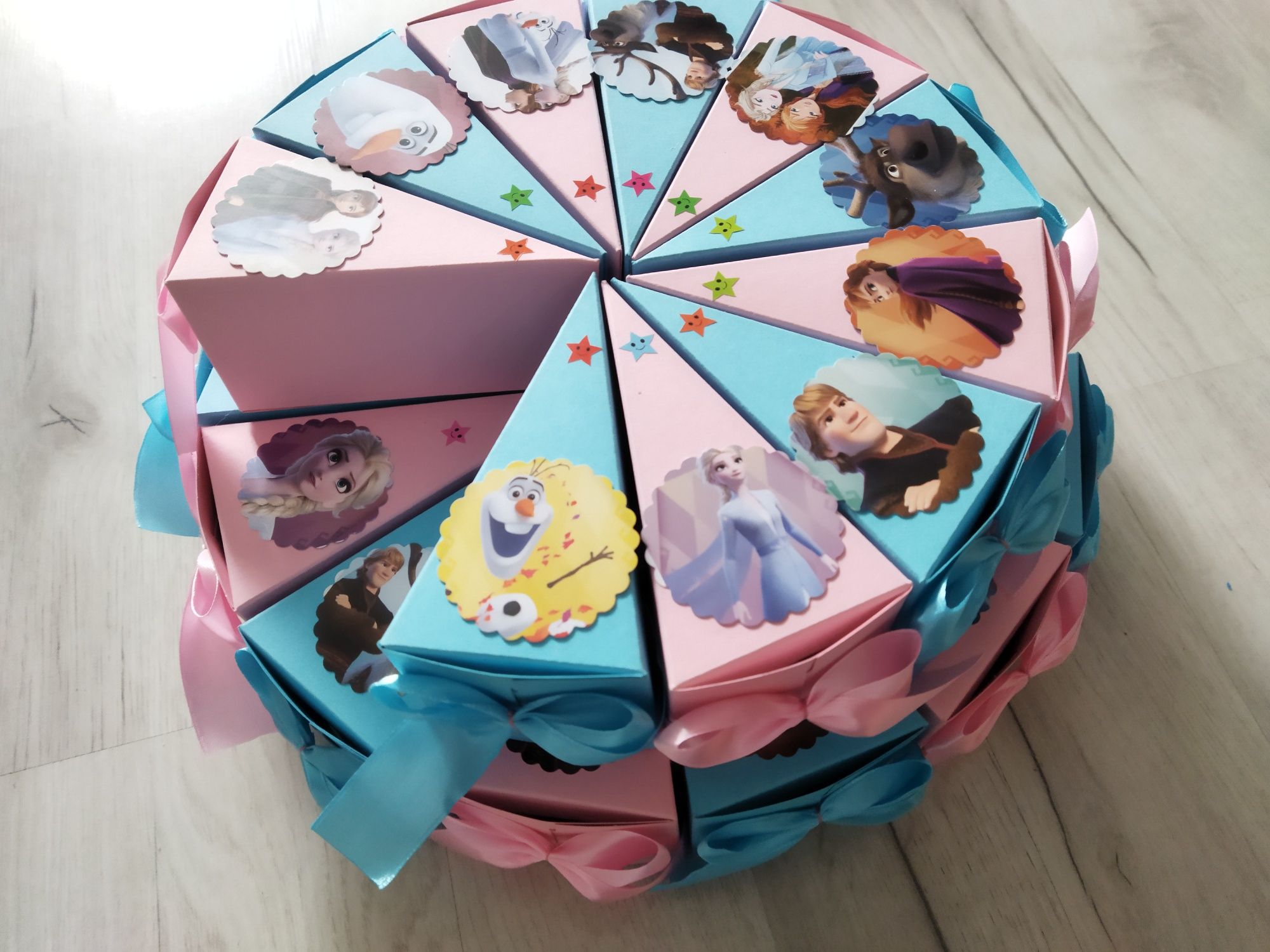 Tort z papieru, papierowy tort