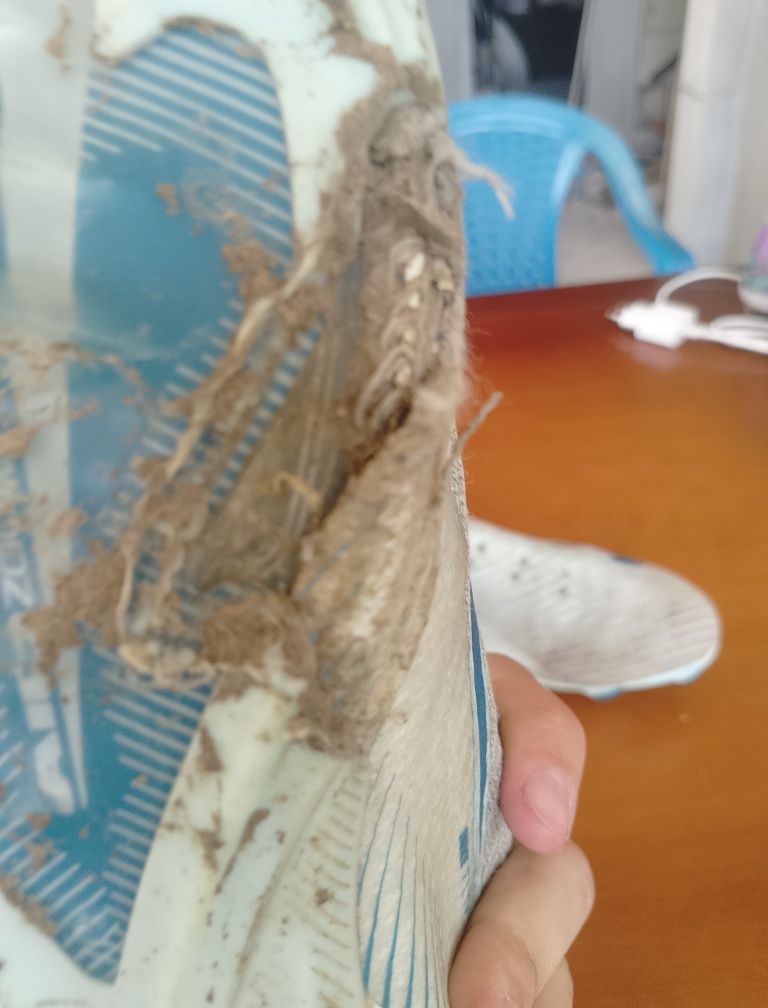 Продам бутси недрого