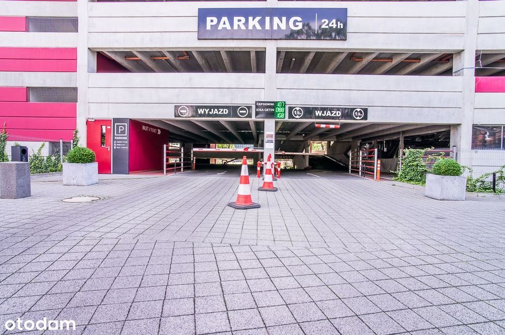 Parking Wielopoziomowy Strzegomska 42AC  Lotnisko Wrocław