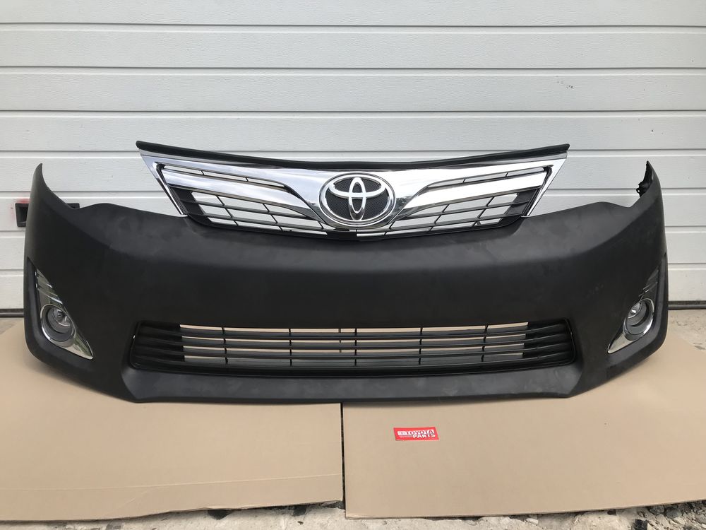 Бампер взборе Toyota Camry 50 LE XLE USA камри решотки