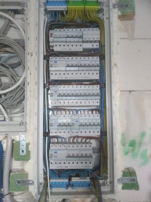 usługi elektryczne, elektryk, instalacje elektryczne "EL-TECH"