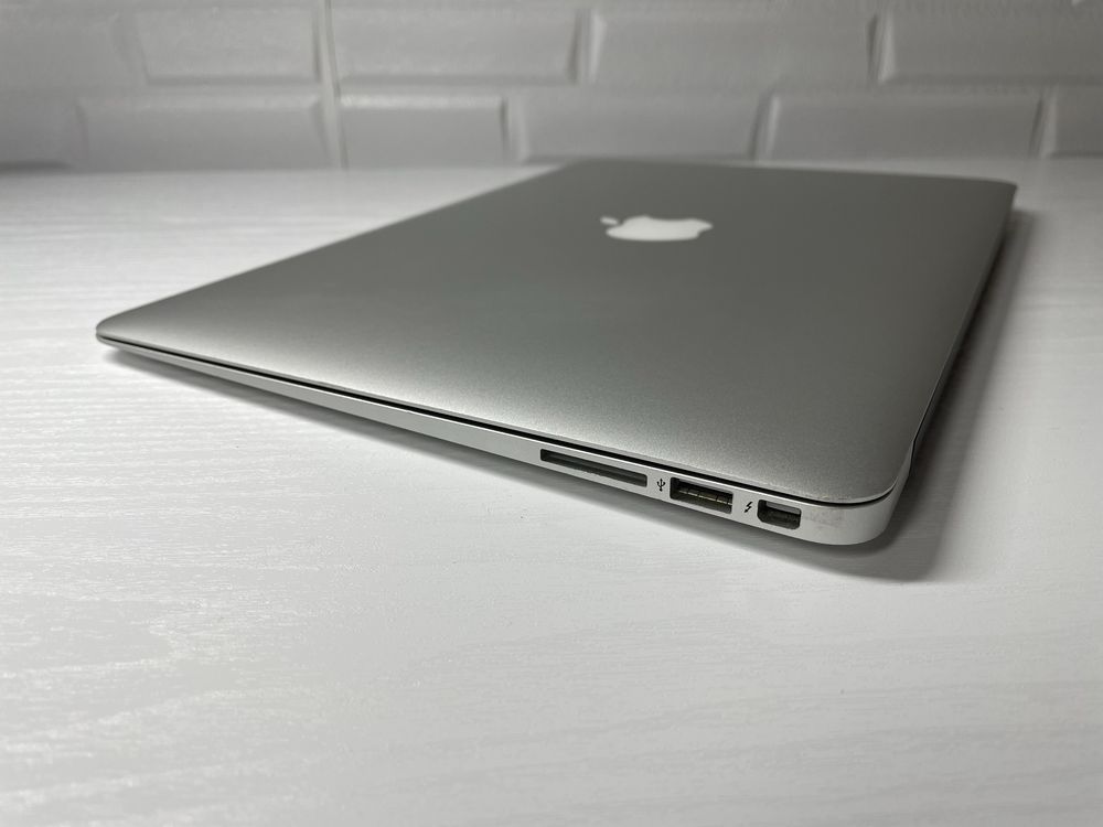 MacBook Air 13'' 2013 i5 / 4gb ram / 256gb ssd