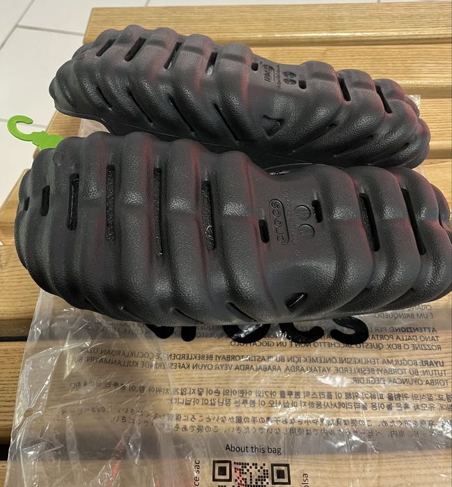 шльопанці Crocs Echo Slide чорні (208170-001) М9/W11 27 cm оригінал