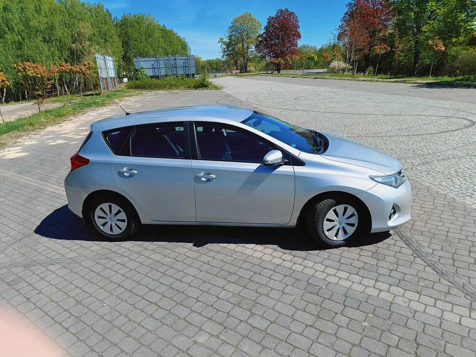 Toyota Auris 2014r. 1.33 VVTi Salon PL bez wkładu