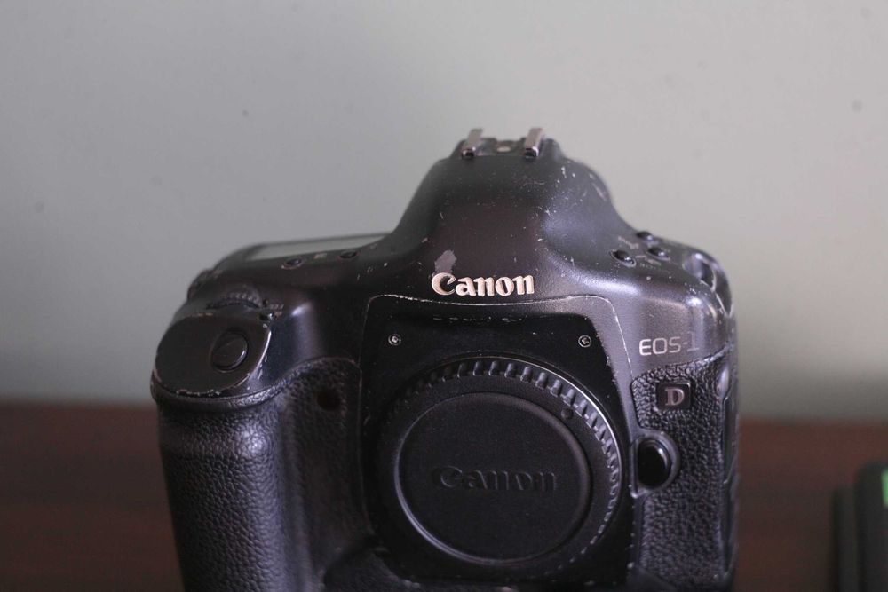 Rzadki DSLR Lustrzanka Profesjonalna Canon 1D mark II N
