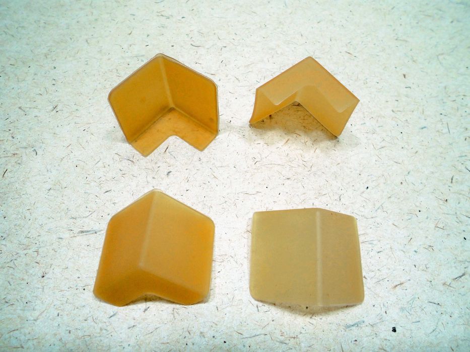 Уголок защитный для аудиотехники силиконовый