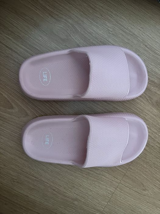Chinelos Cor de Rosa Novas