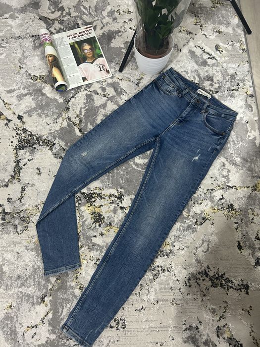 Джинси Zara. В збереженому стані.