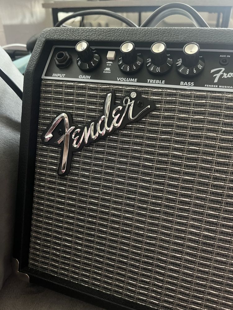 Комбопідсилювач Fender frontman 10g