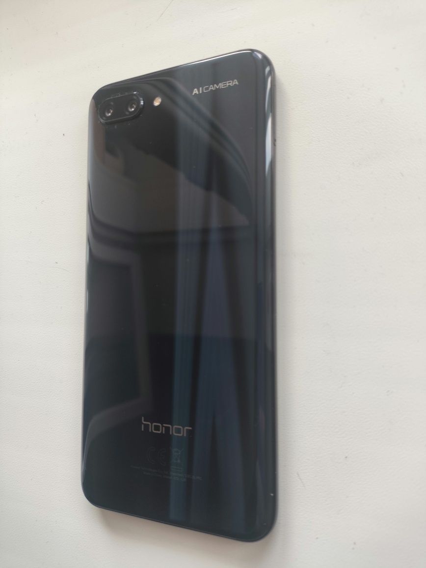 Смартфон Honor 10