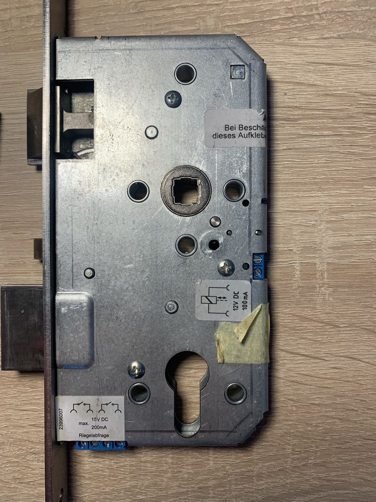 Eco GBS 90 samoryglujący się zamek do kontroli dostępu (KZ) Lewy