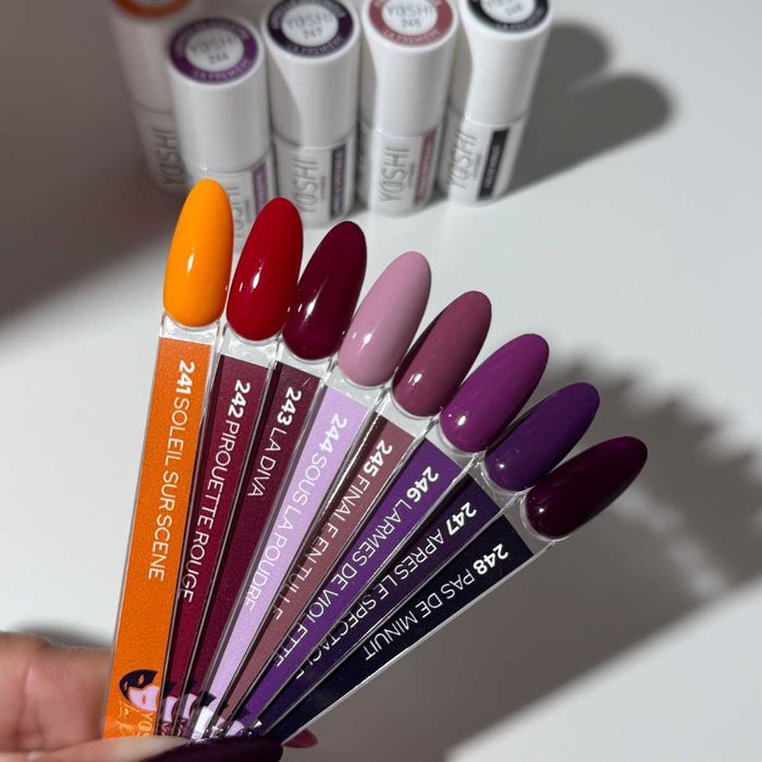 Yoshi Kolekcja La Premiere Lakier hybrydowy do paznokci 8szt na jesień