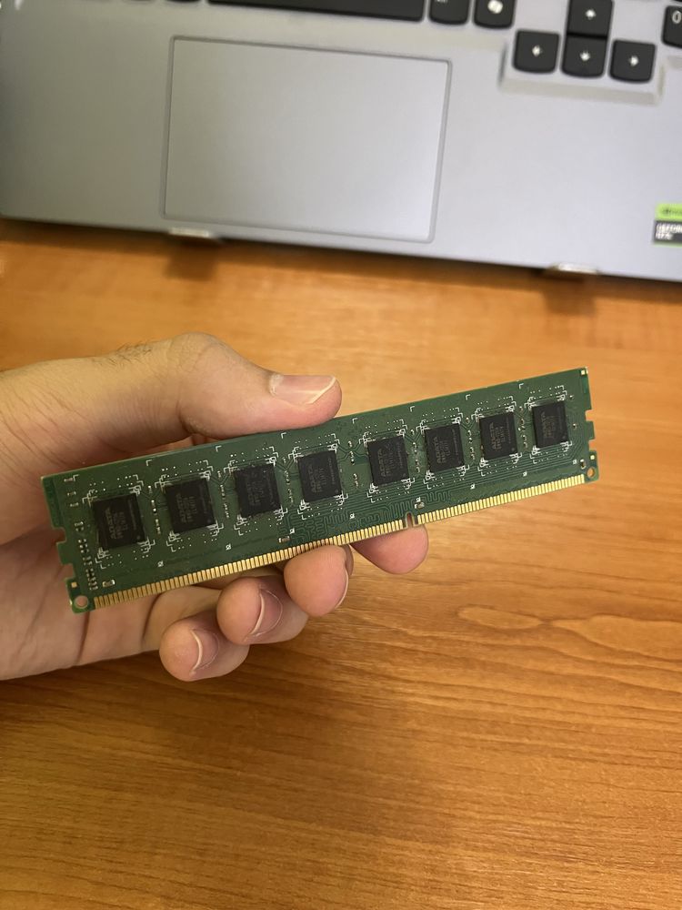 Планка памʼяті ADATA | 1600 | 8gb