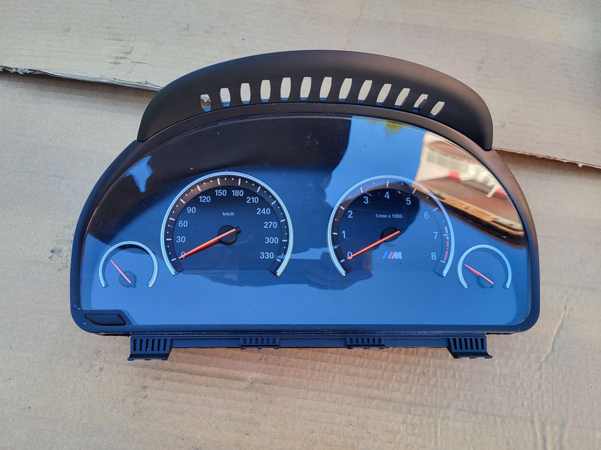 Licznik Zegar bmw m5 f10 m6 f06 f12 f13 v8 4.4 560km 570km Europa