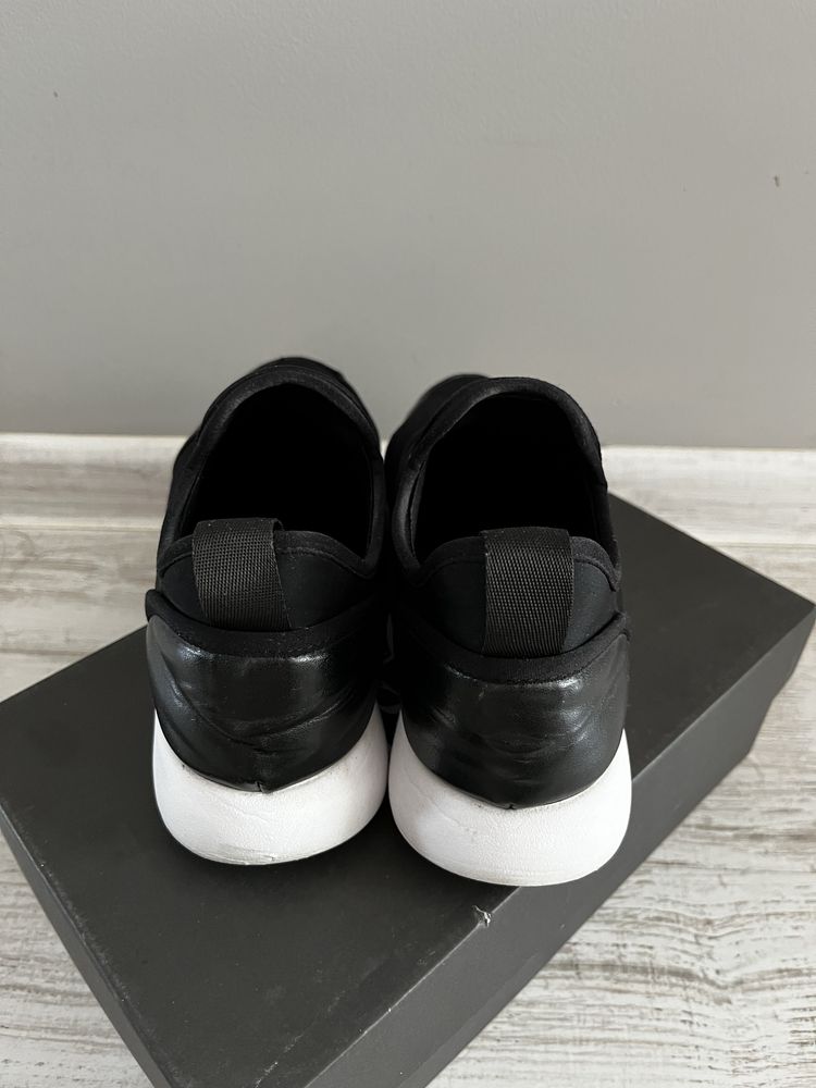Buty sneakersy DKNY