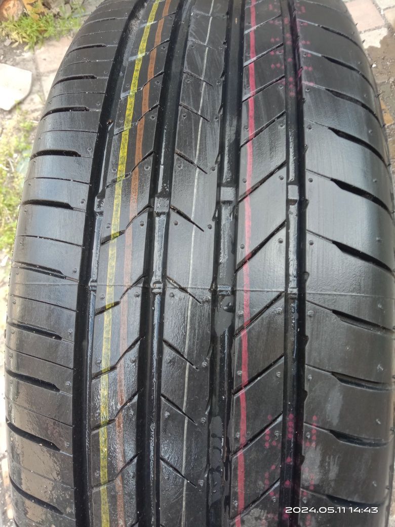 Bridgestone Alenza 001. 225/65/17