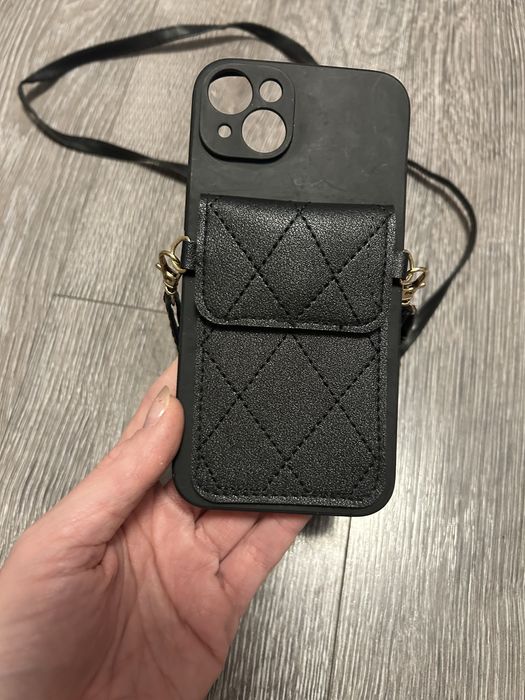 Etui z paskiem i portfelem - iPhone 14 Plus - czarny - pikowany