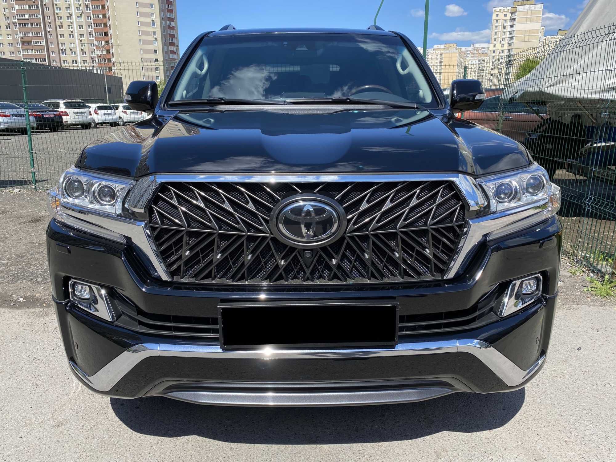 Решетка радиатора TRD LC200 2015-