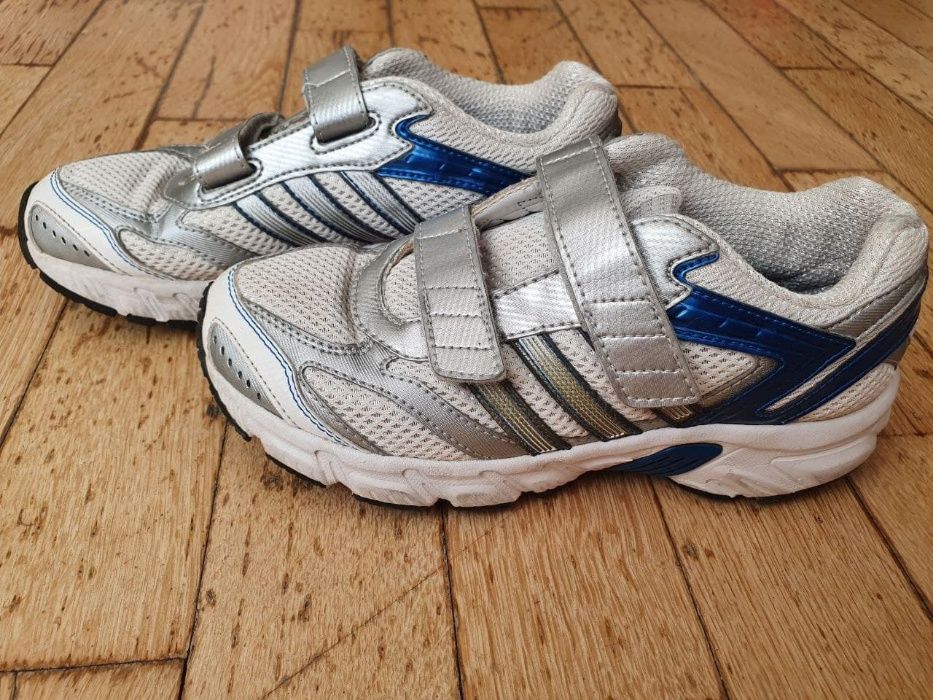 кроссовки Adidas как для девочки так и для мальчика