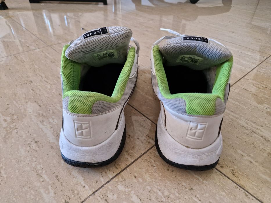 Ténis / Sapatilhas Nike brancos - tamanho 40 / 41