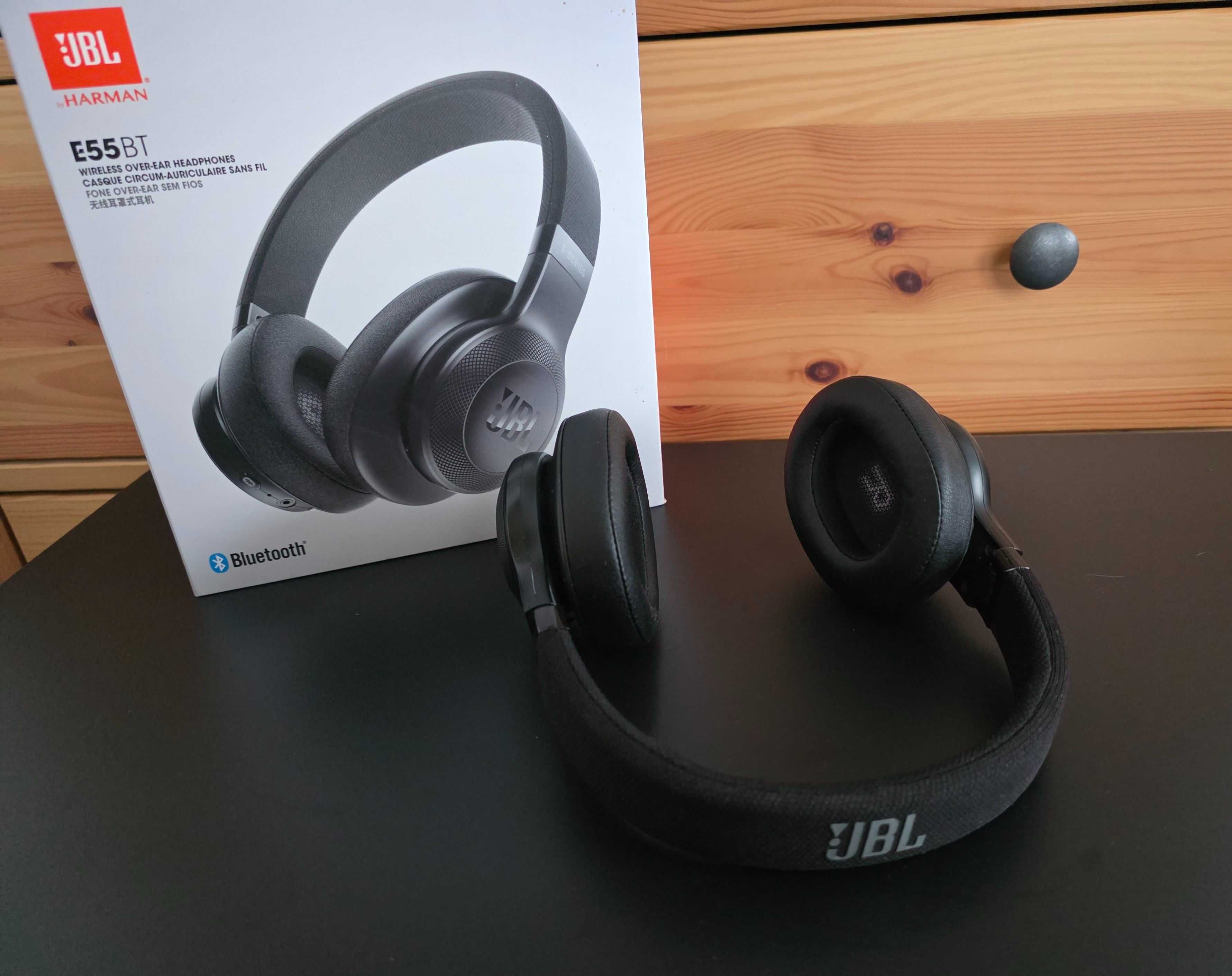 bezprzewodowe słuchawki bluetooth JBL E55BT