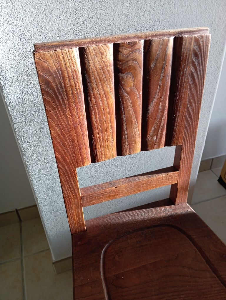 Cadeira rustica em madeira maciça