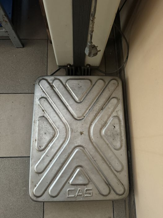 Весы CAS в рабочем состоянии