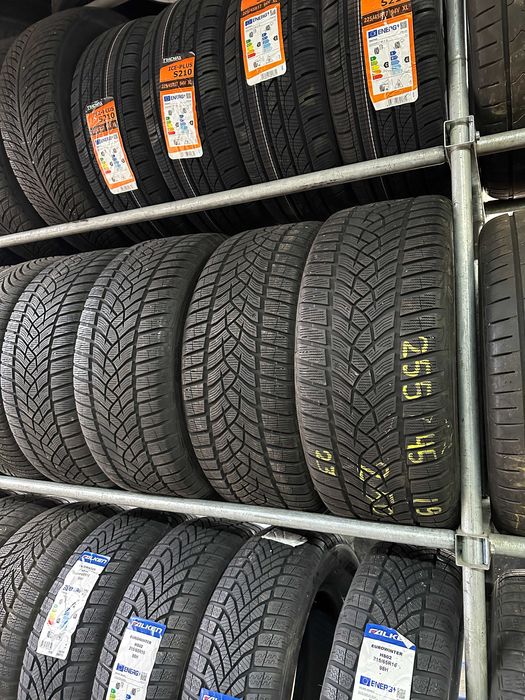255/45x19 Good Year
