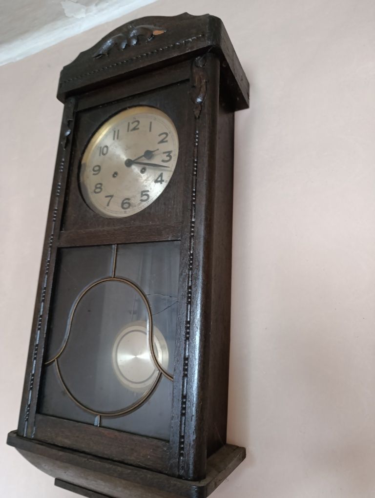 Maszyna do szycia i zegar
