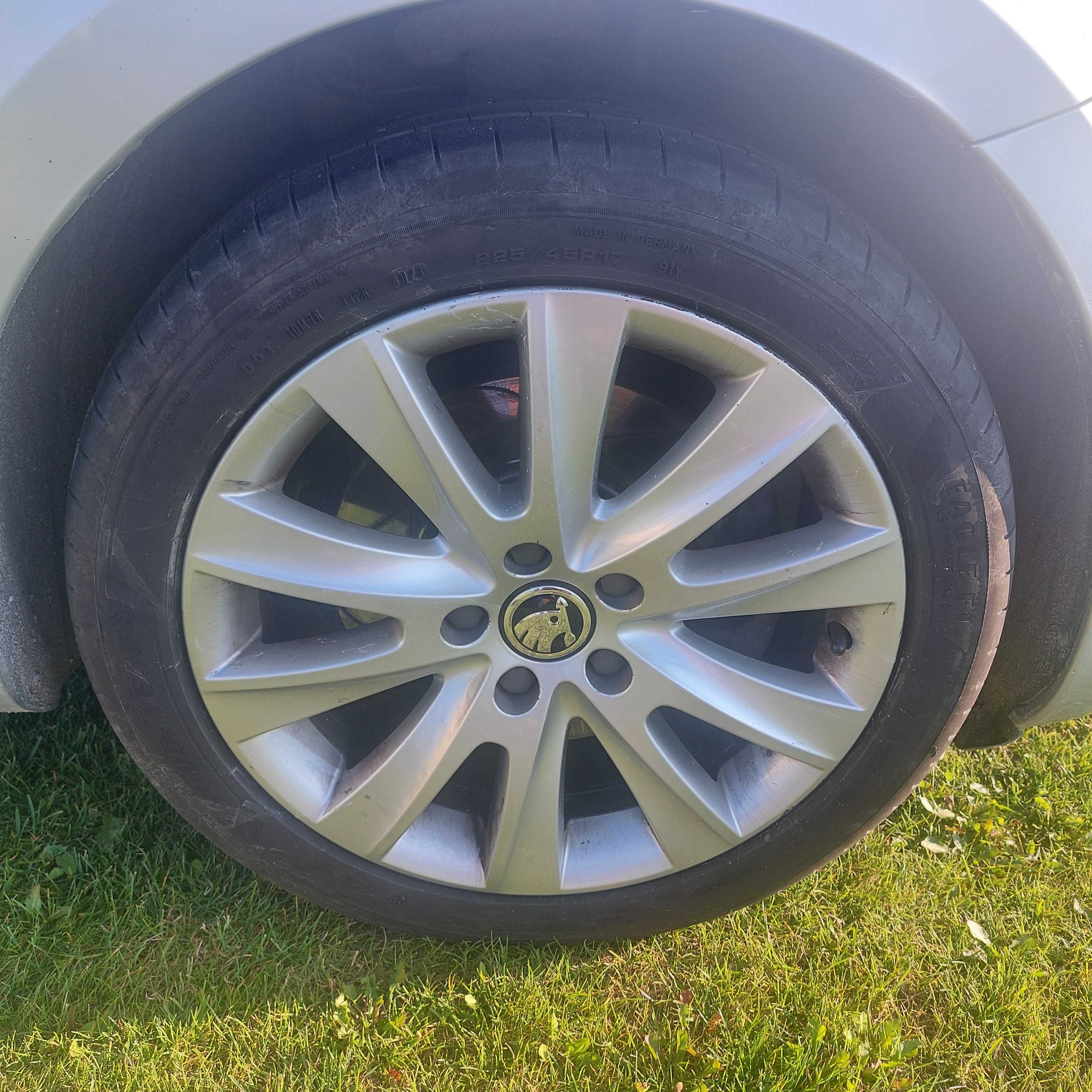 Skoda SuperB 2014r 1.8 192 KM