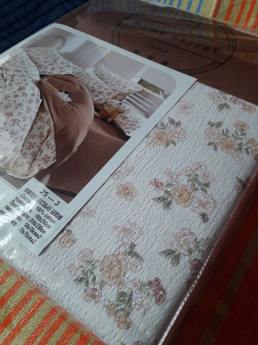 Двоспальний комплект постільної білизни з жатки.  4 - наволочки.