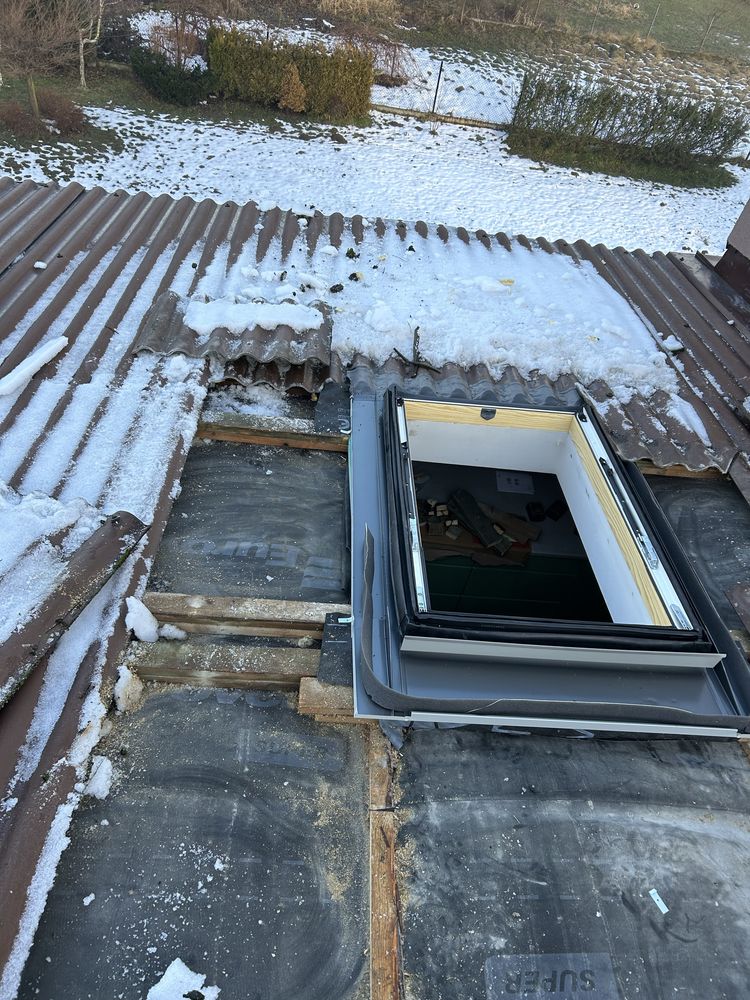 Okna dachowe Fakro .  Velux .  montaż sprzedaż