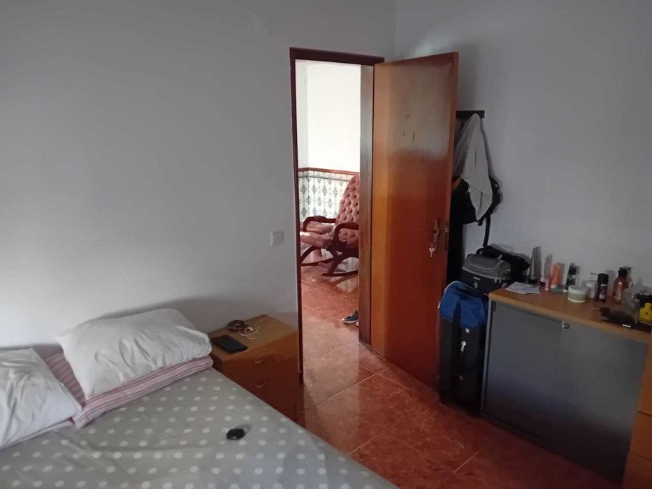 Tenho quartos para alugar em moradia Rua do Mar N 8 Almada, Caparica
