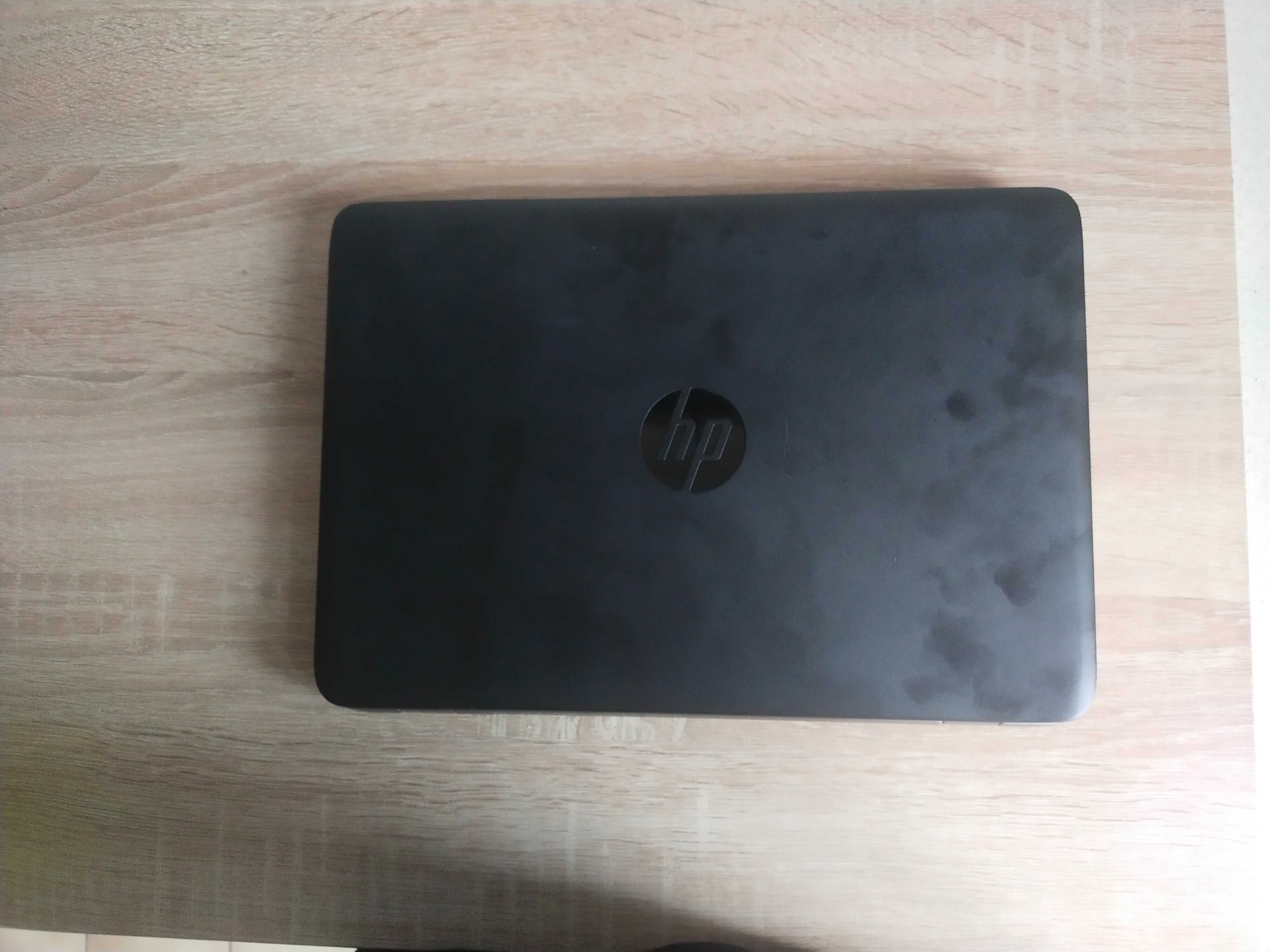 HP 820 G1 i7 4500U 12 / 256GB SSD