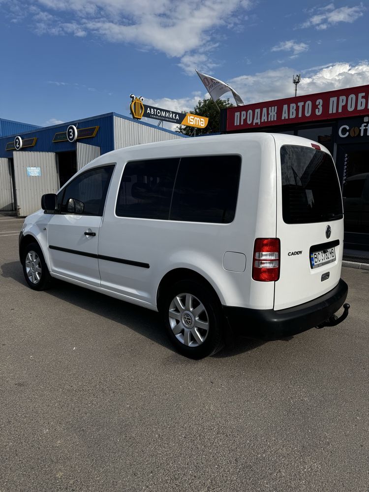 Volkswagen Caddy 2011