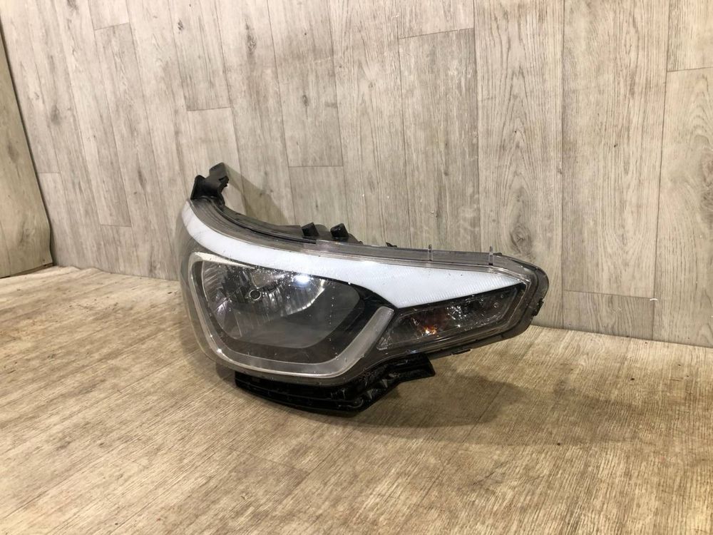 Фара передняя правая Hyundai i20 2 (2014 - 2020 г.) 92102-C8