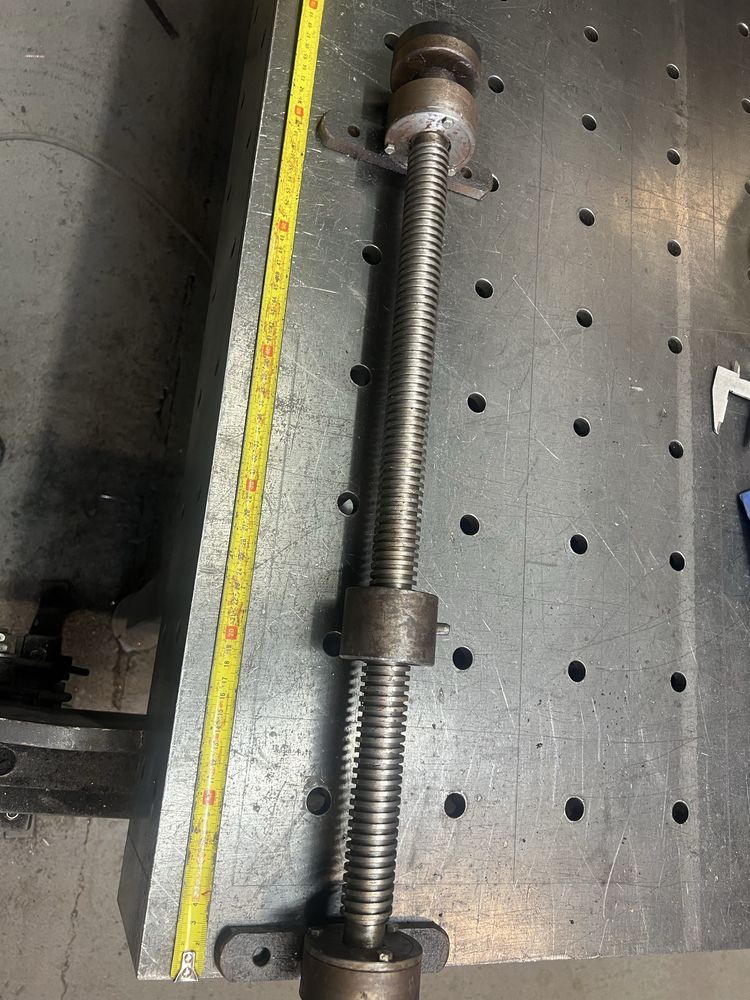 Sruba trapezowa posow cnc