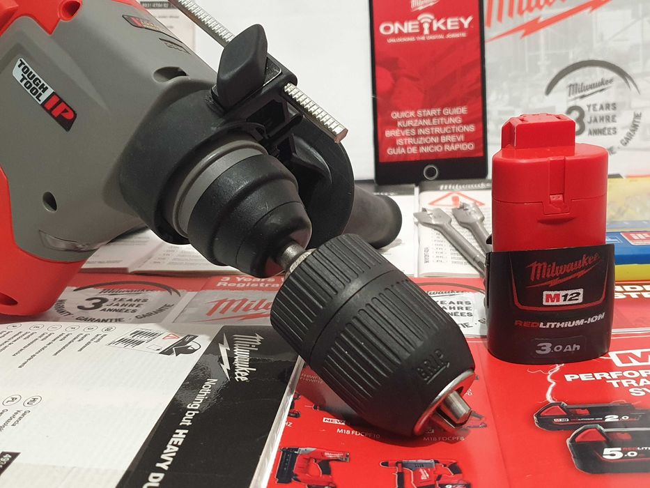 Zestaw narzedzi MILWAUKEE M12 CH wiertarka SDS- aku 12v 3ah wiertła