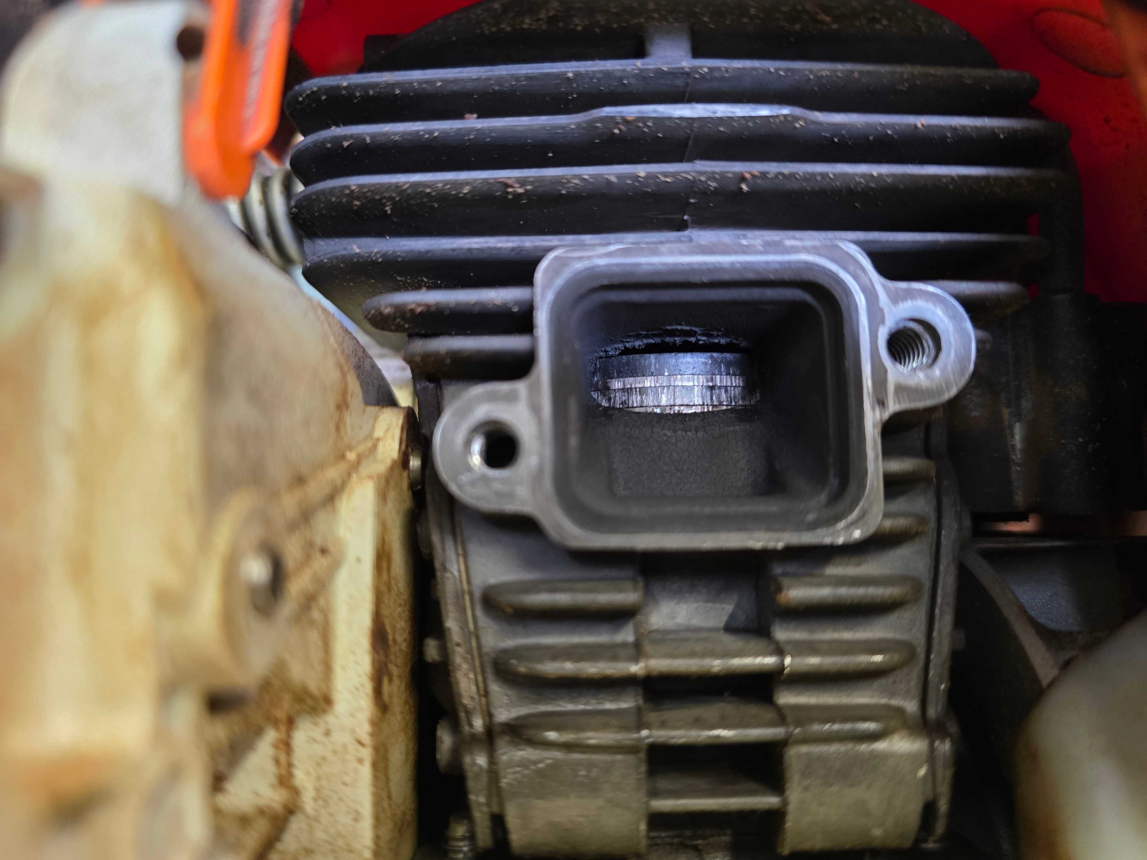 Piła spalinowa STIHL MS 211  uszkodzona