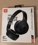 Auscultadores JBL 670NC