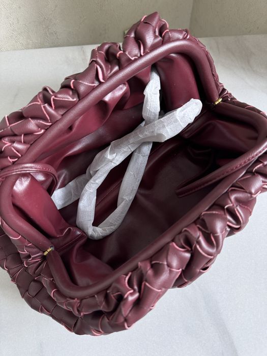 Сумка клатч в стиле bottega veneta burgundy